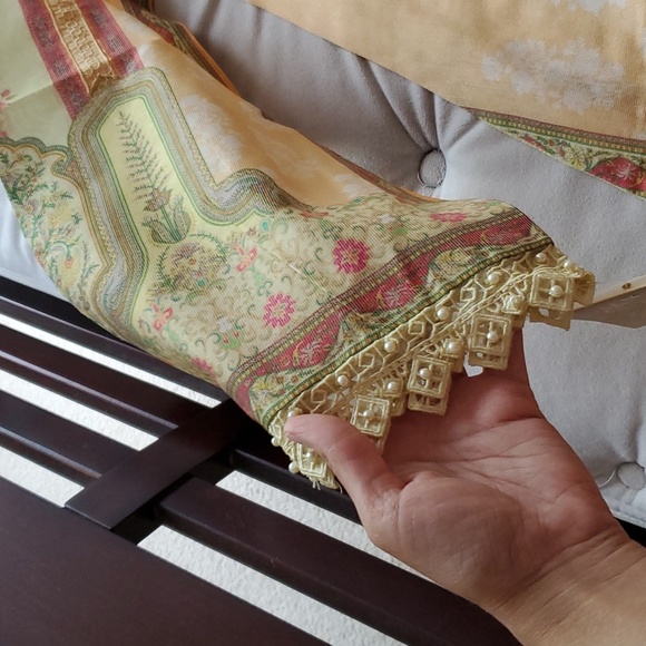 Pakistani khaadi net kurta by Threads and Motifs - Picture 8 of 11